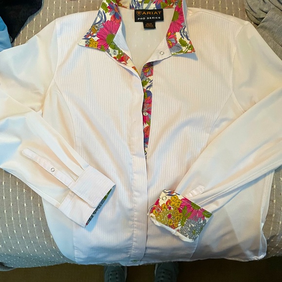 Ariat 40 Equestrian shirt - Picture 2 of 3